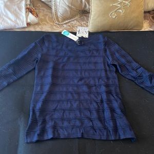 3/4 sleeve navy shirt. Never worn